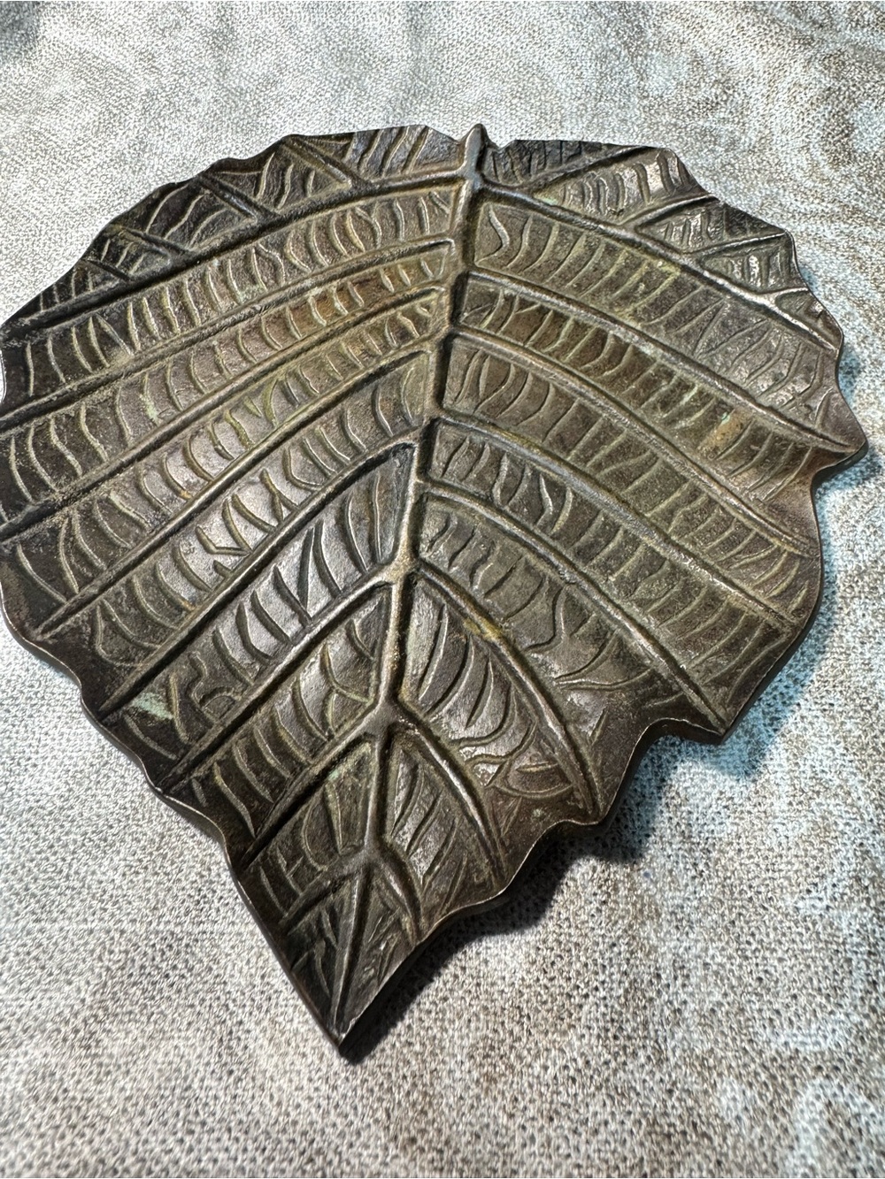 Vintage Pier 1 Metal Leaf Trinket Dish / Catchall Tray - 7"